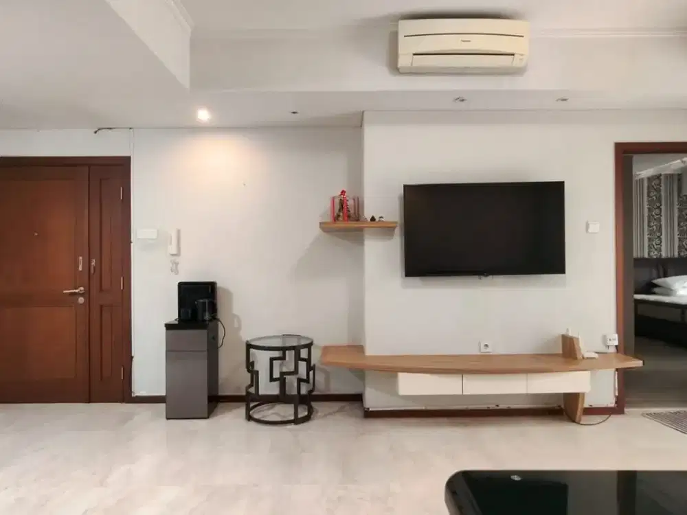 Disewakan 3BR Semi Furnish di Apartemen Royal Mediterania Garden
