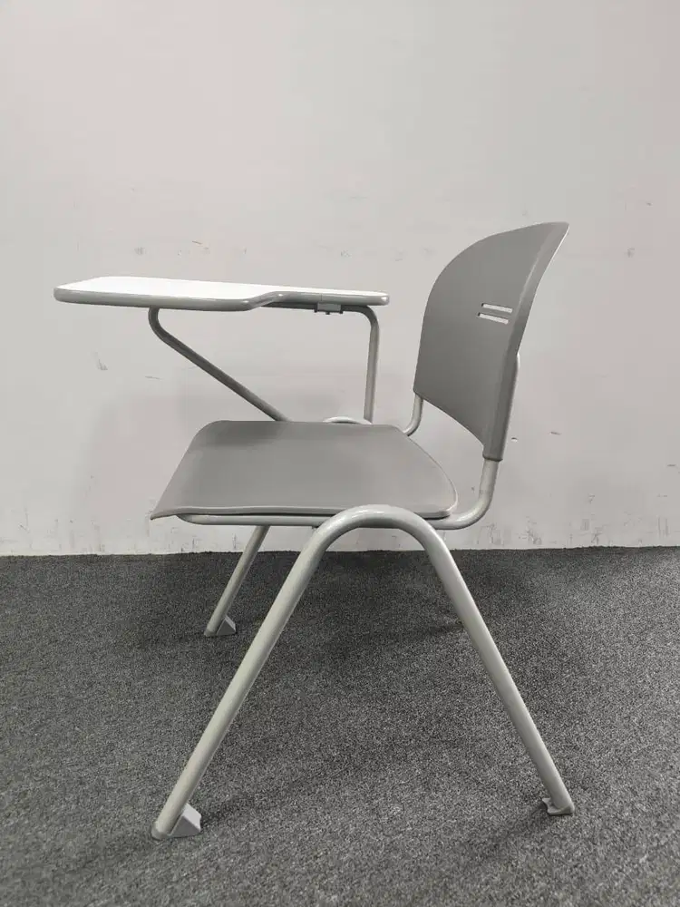 Bangku Lipat Kuliah Chitose