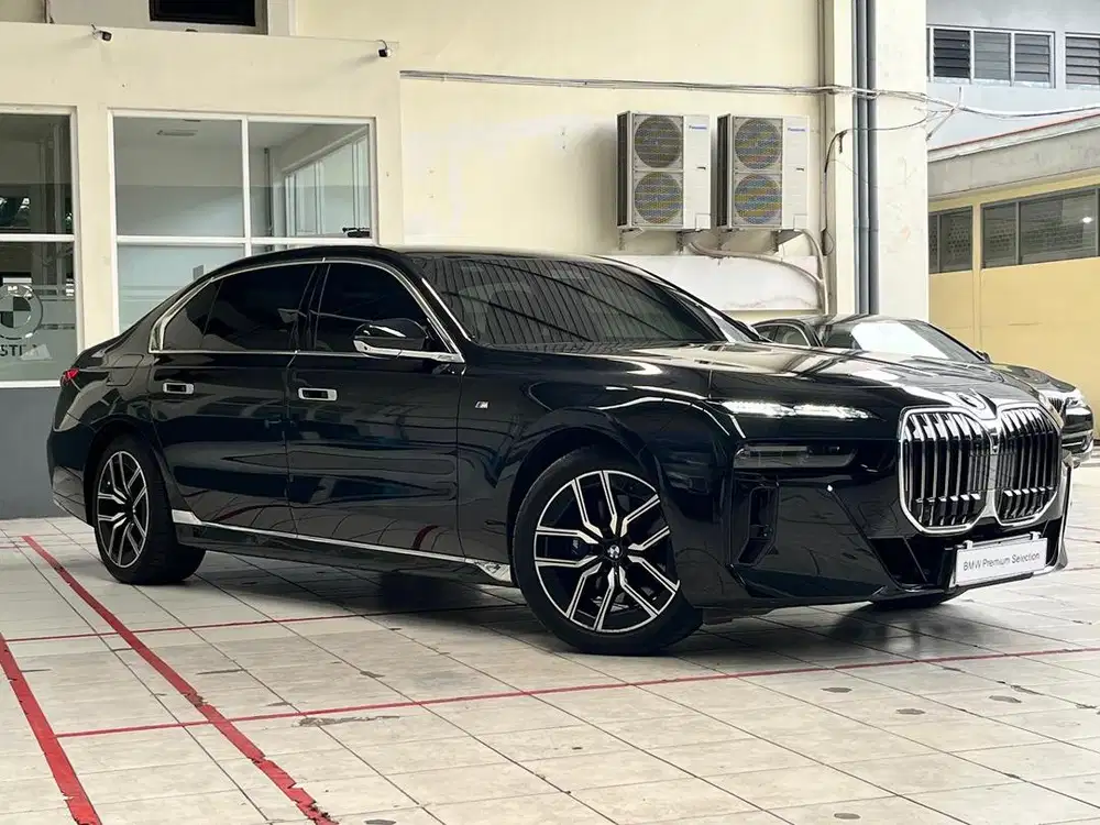 BMW 735i M-Sport 2024