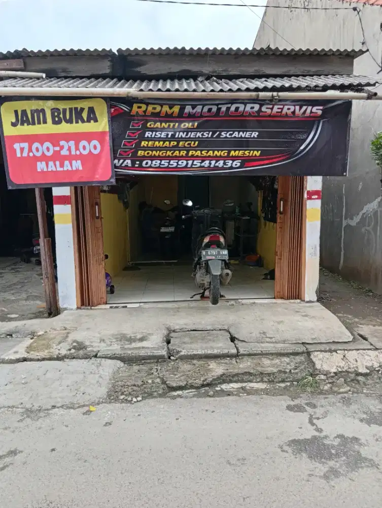 Bengkel motor/riset injeksi