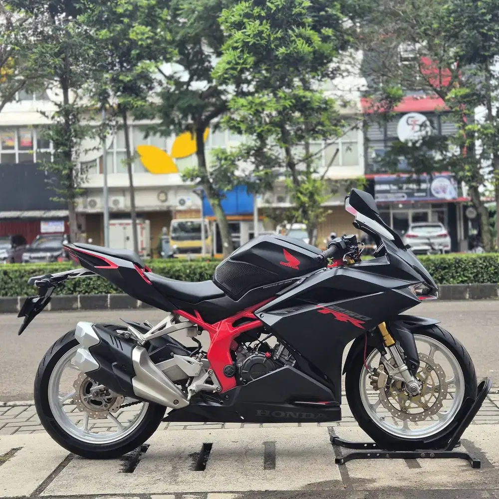 HONDA CBR250RR NON ABS 2019 BLACK LOW KM PAJAK PANJANG SIAP JALAN