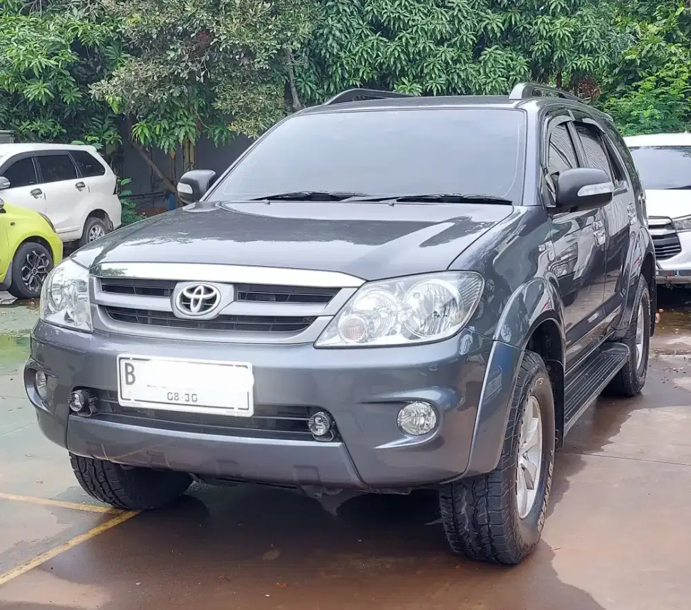Dijual Kondisi Sangat Istimewa : Toyota Fortuner 2.7 G A/T