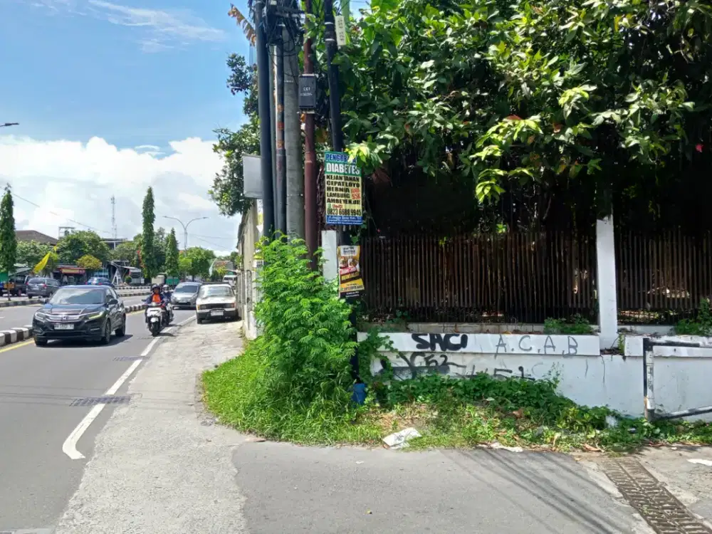 Tanah Luas 619 m2 di Pinggir Ringroad Utara Condong Catur