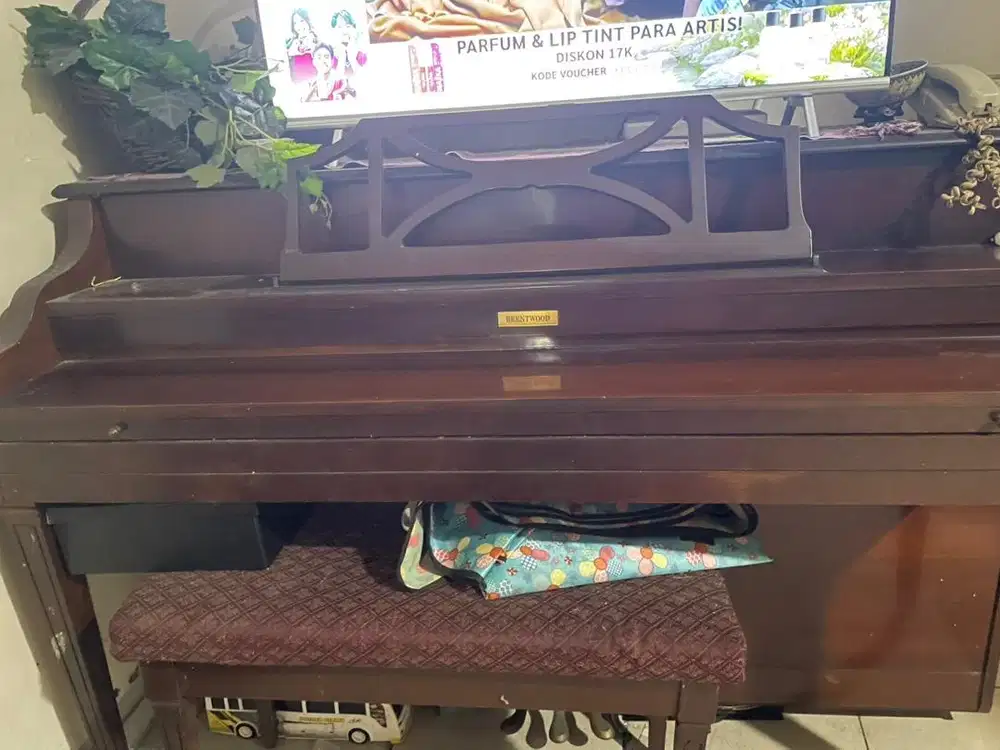 Piano merk brentwood buatan eropa