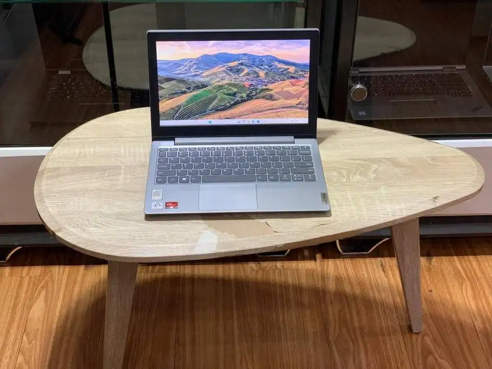 Lenovo Ideapad 1 11ADA05 AMD Athlon Silver 3050e Ram 4Gb SSD 256GB