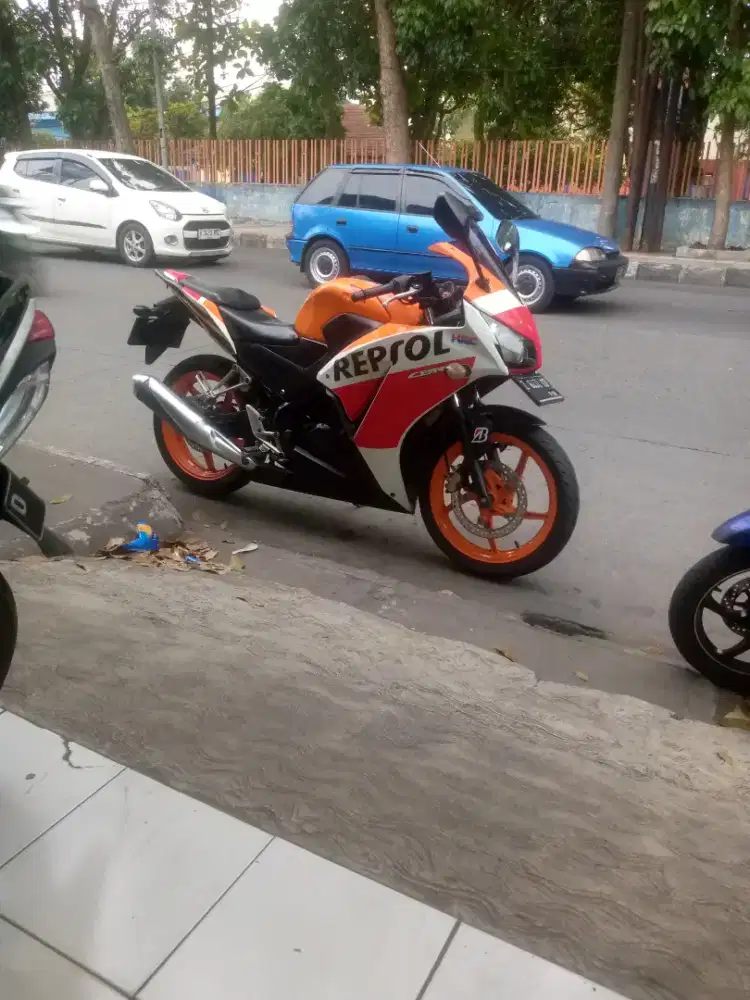 CBR Repsol murah lengjap