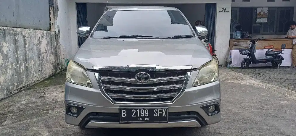 Lelang / Jual Mobil Operasional Toyota Innova