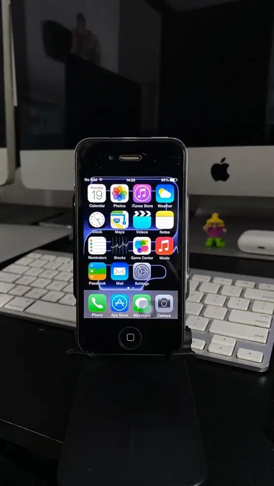 IPHONE 4S 8GB LIKE NEW