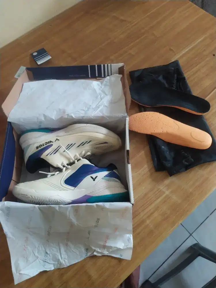 sepatu badminton victor A780 original fullset kondisi seperti baru