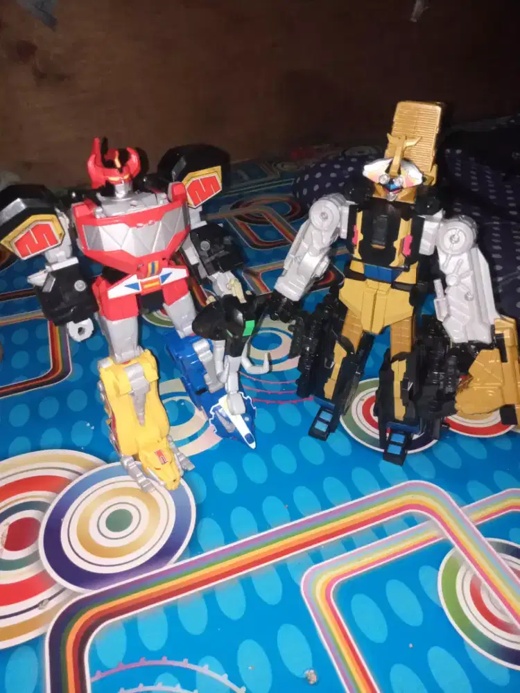 Mmpr + Megazord kumbang Track hotwels