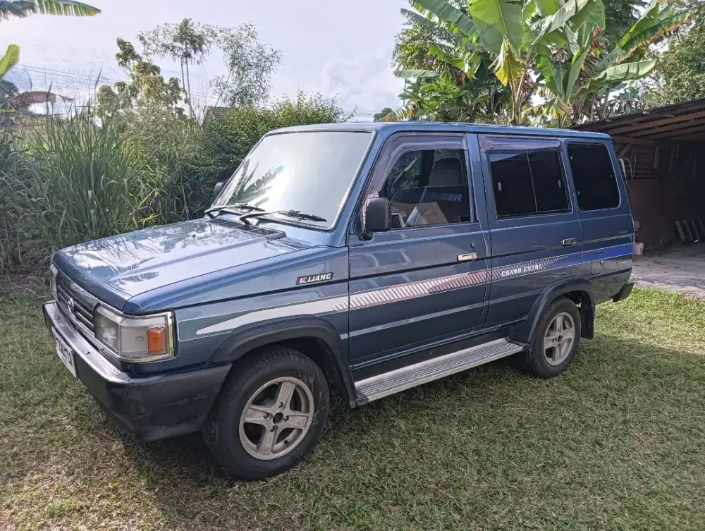 Kijang grand 1994