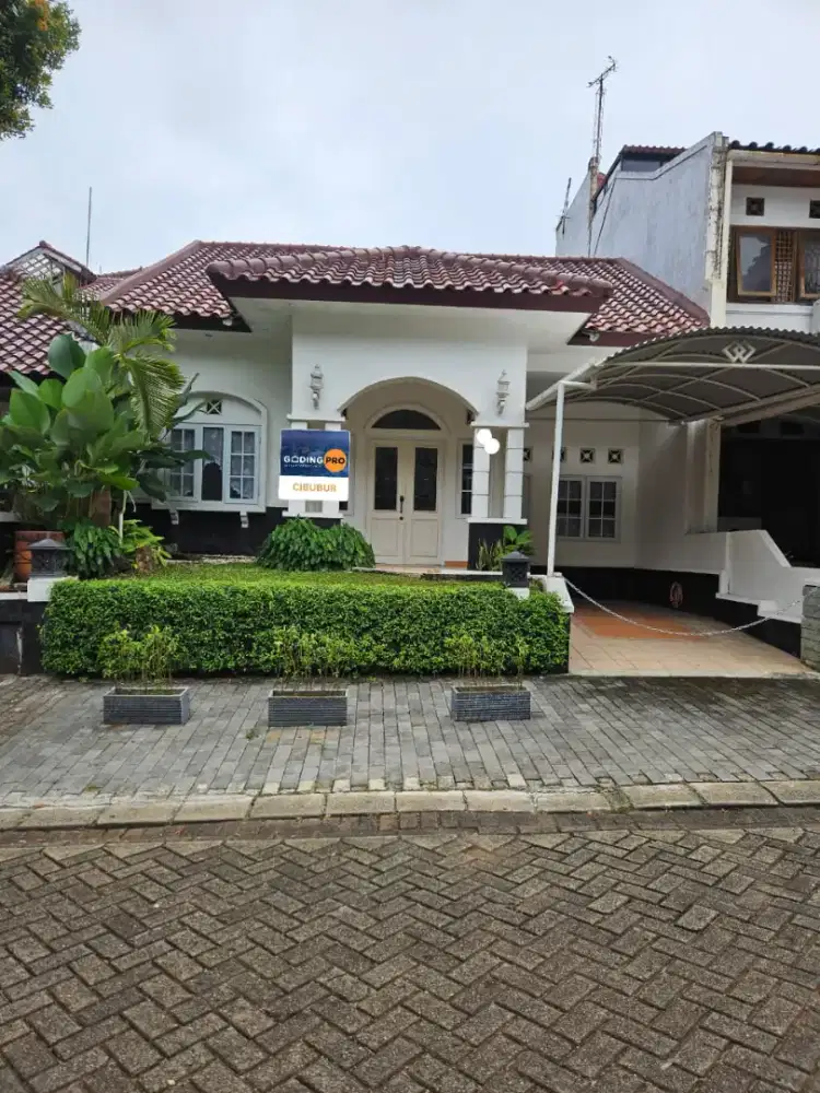 Jual rumah dekat stasiun LRT lokasi strategis. Puri Sriwedari Cibubur.