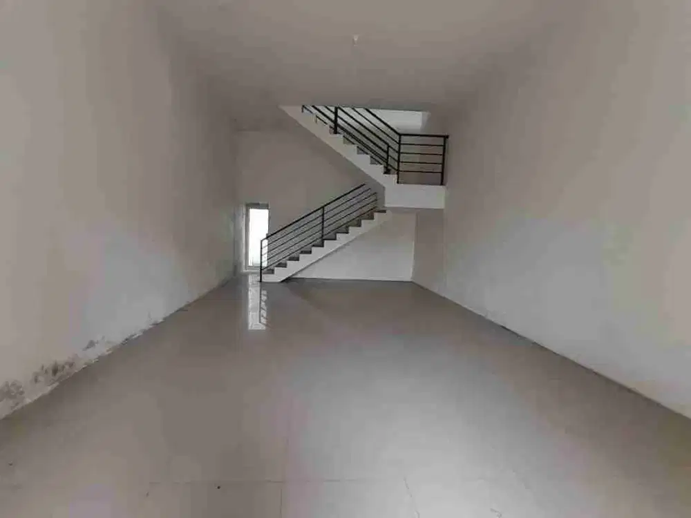 ruko 3lantai  disewakan solo  di Purwosari  laweyan  Surakarta