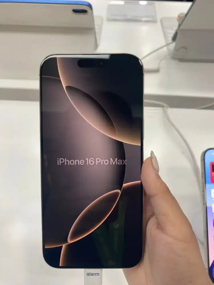 iPhone16 Pro Max 256GB Dessert Titanium