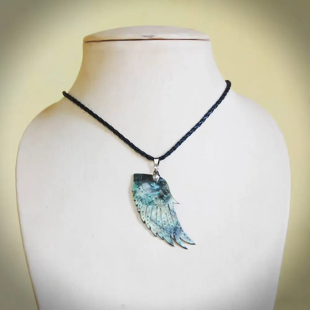 Kalung Ukiran Kerang