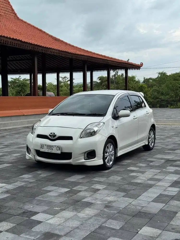 (DP 29JUTA) YARIS E 2012 MT/ MANUAL