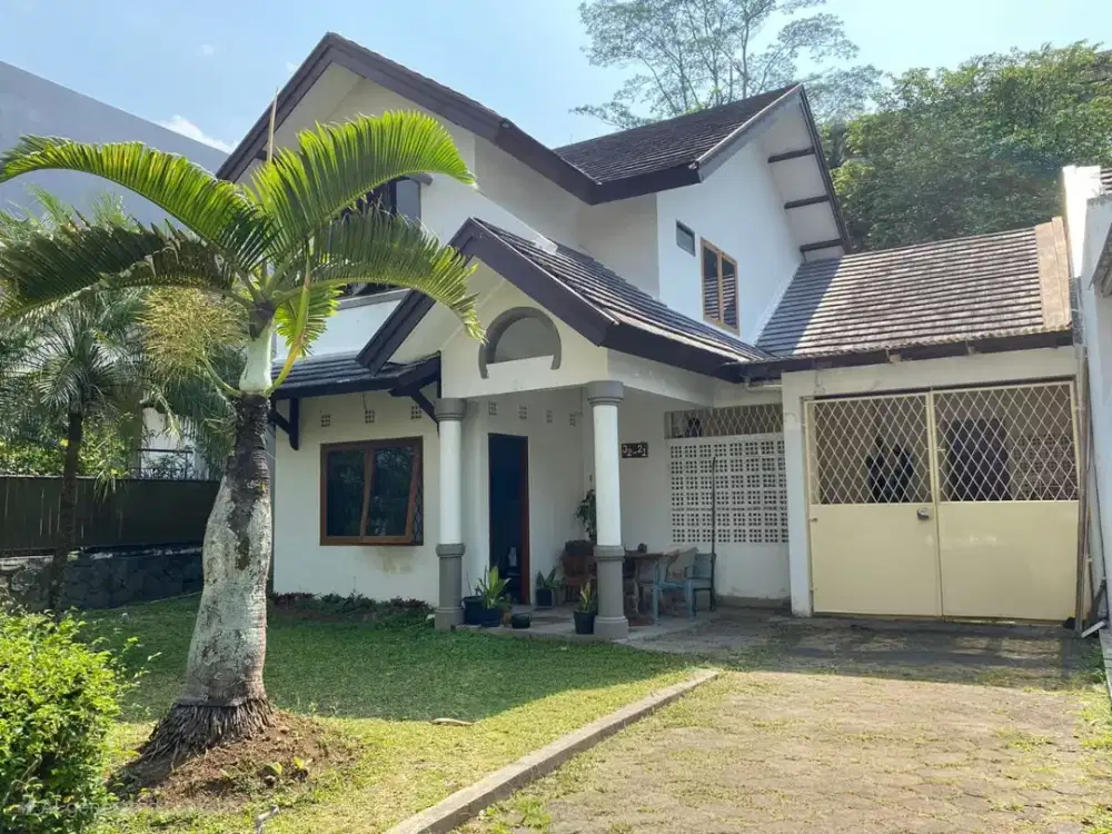 DIJUAL/DISEWAKAN RUMAH 2 LANTAI SHM DI SETRADUTA HEGAR, BANDUNG