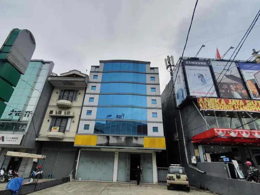 Dijual Rp 9,5 M Gedung Kantor Eks Bank Bukopin