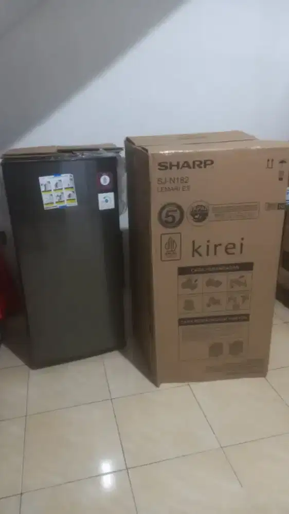 Kulkss sharp 1pintu.gress like new