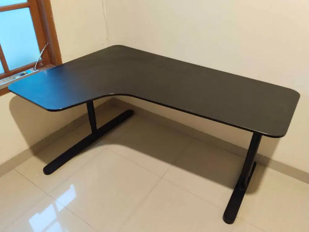 IKEA Bekant Black Corner Desk Preloved.