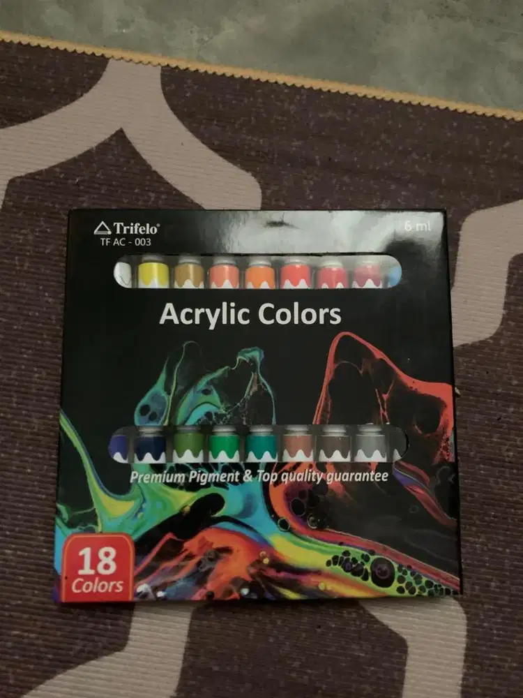 Cat Acrylix / Akrilik