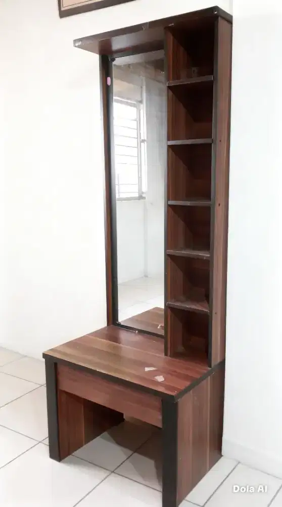 Meja Rias Partikel dam bangku