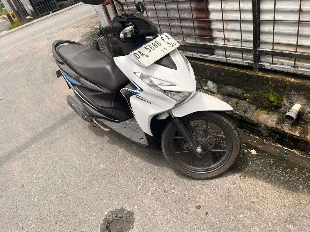 Honda Beat Putih Tahun 2024