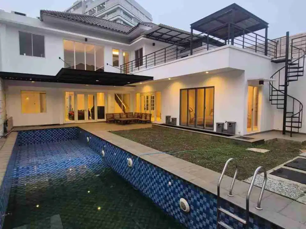 RUMAH MEWAH BARU RENOVASI SWIMMING POOL ARUNA ALAM SUTERA