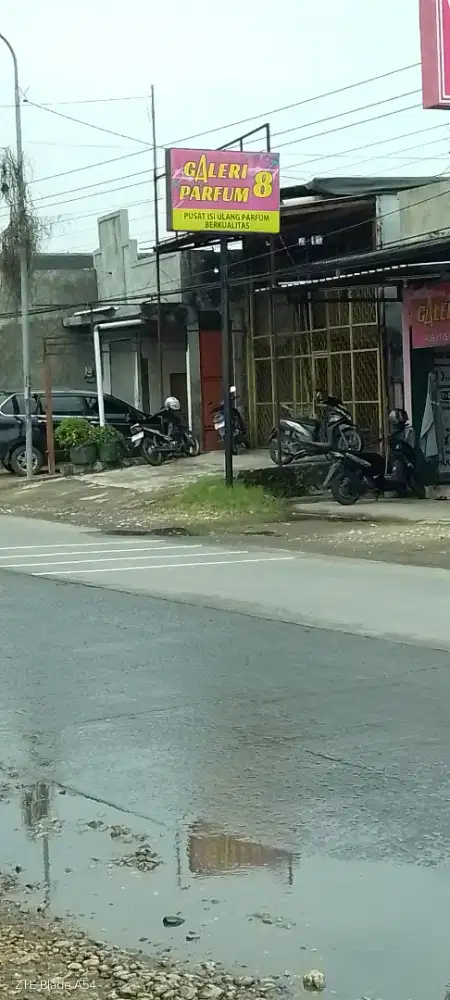Dijual bangunan gudang toko material,di jln raya kota besar gubug-smg.