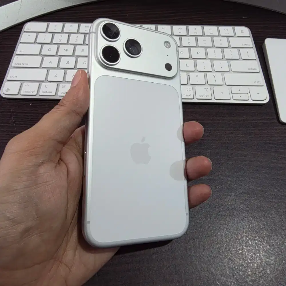 iPhone 17 PRO MAX SILVER 256GB GARANSI RESMI Fullset Like New