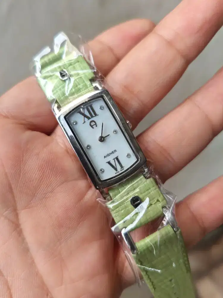 Aigner Cremona Mother of Pearl