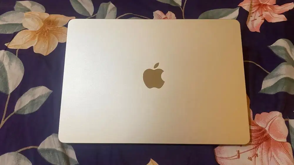 MACBOOK AIR M2 16GB/256 - GARANSI APPLE ON. (NEGO)
