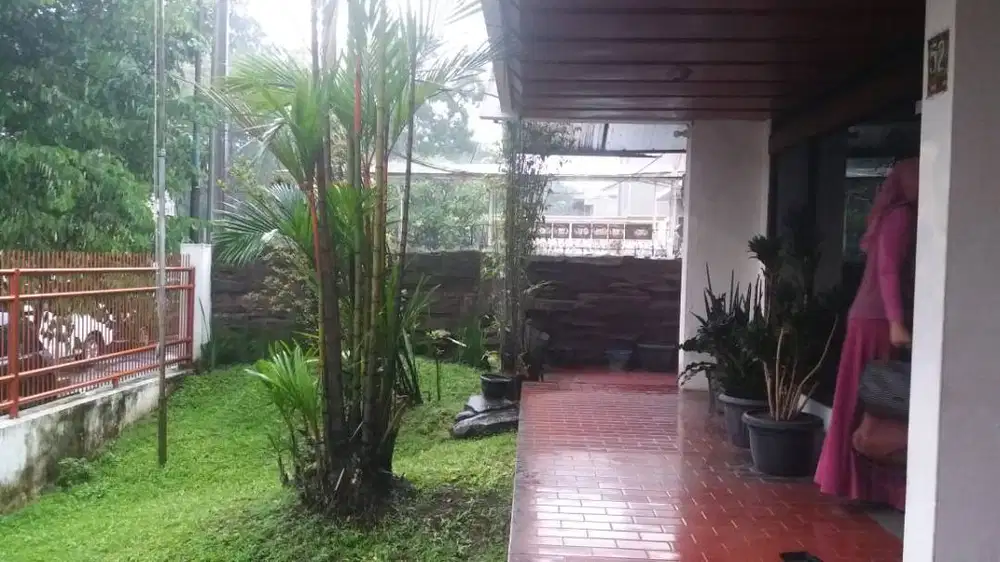 Rumah Pusat Kota Jl. Gatsu Bandung Siap Huni Nyaman Idaman