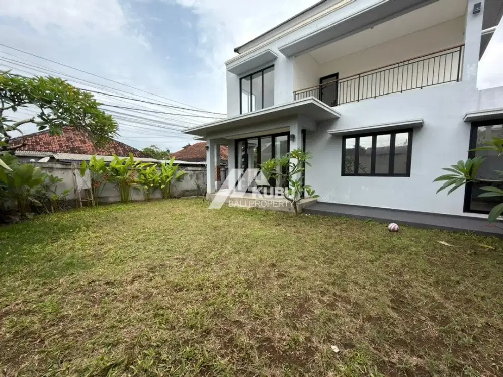 KBP1553 Minimalist House For Freehold Sale In Sanur Area.