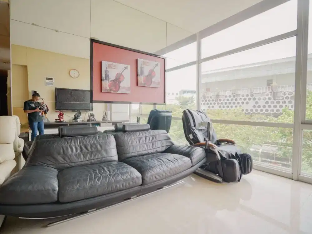 Apartemen Summit Kelapa Gading, Lantai Rendah - Semi Furnished