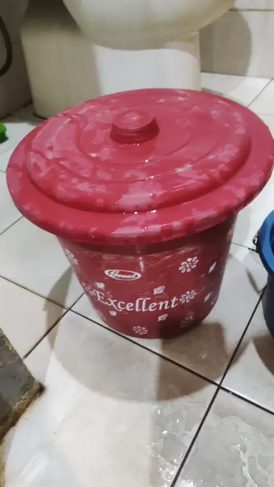 Ember  dan tutup ukuran 20x20