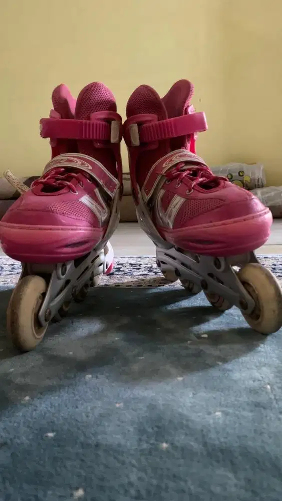 Sepatu roda anak perempuan
