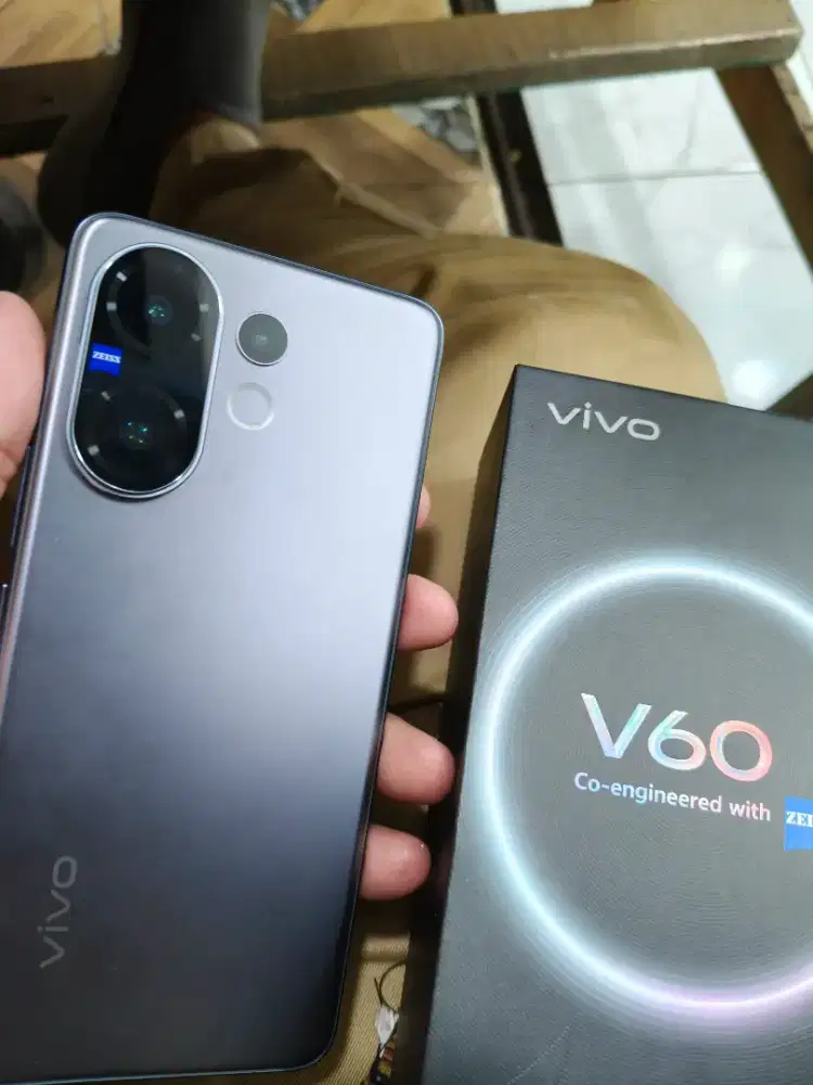 Vivo V60 8+8/256 5G zeiss resmi like new msih grnsi pjng BS Tker tmbah