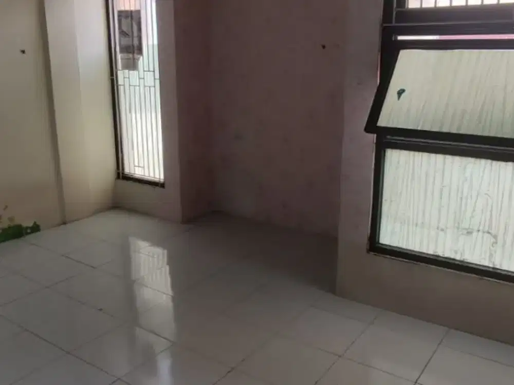 RUKO 3 LANTAI LOKASI RAMAI STRATEGIS UNTUK SEGALA USAHA SIAP PAKAI DI TAMAN KOPO INDAH 1 TKI1 BANDUNG