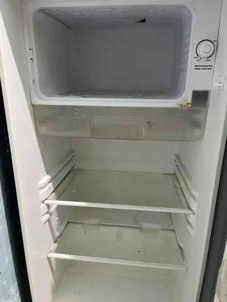 Kulkas 1 pintu toshiba