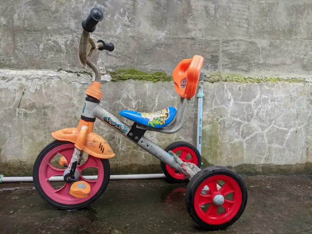 Sepeda anak roda tiga