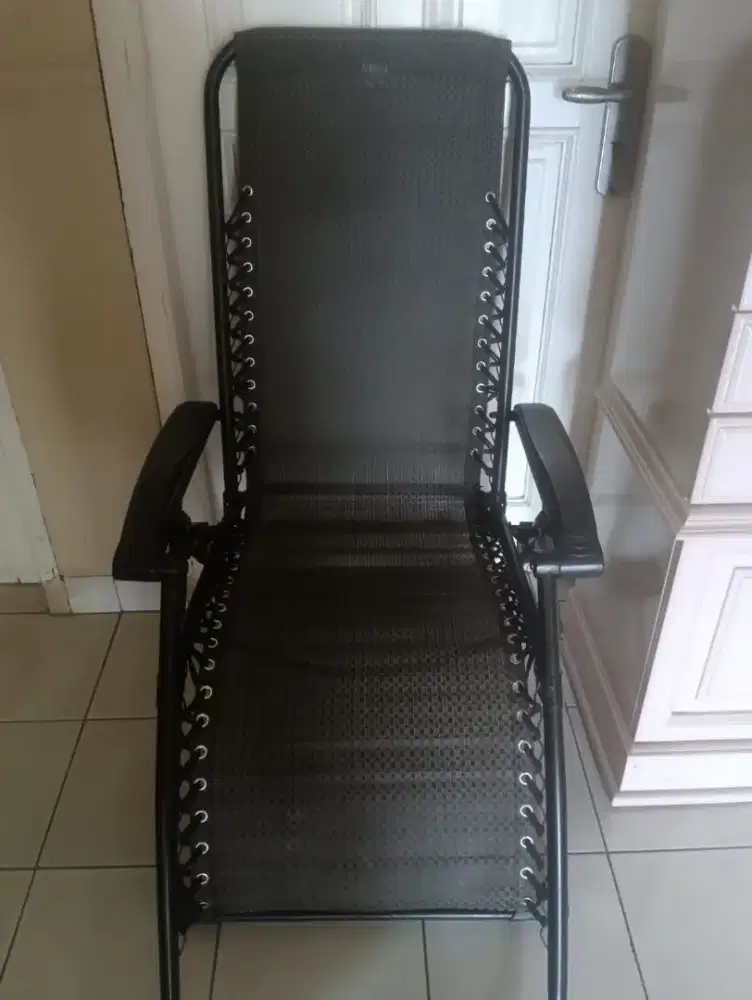 Kursi Santai Zero Gravity (Lipat & Fleksibel)