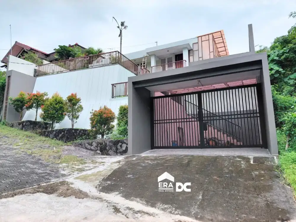 SEWA Rumah Ada Kolam Renang di Perumahan Premium Stonen Gajah Mungkur Semarang