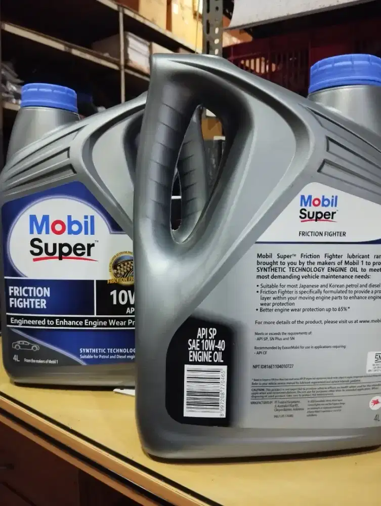 Oli mesin 10/40 4 liter