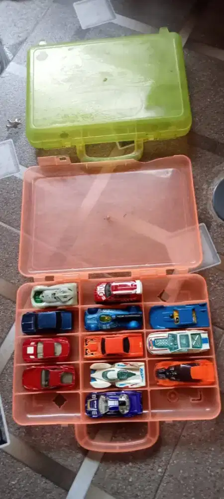 Hot wheels bonus box