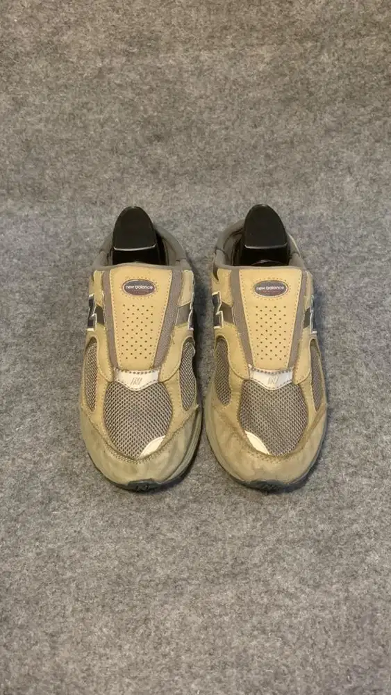 New Balance 2002R light grey mule