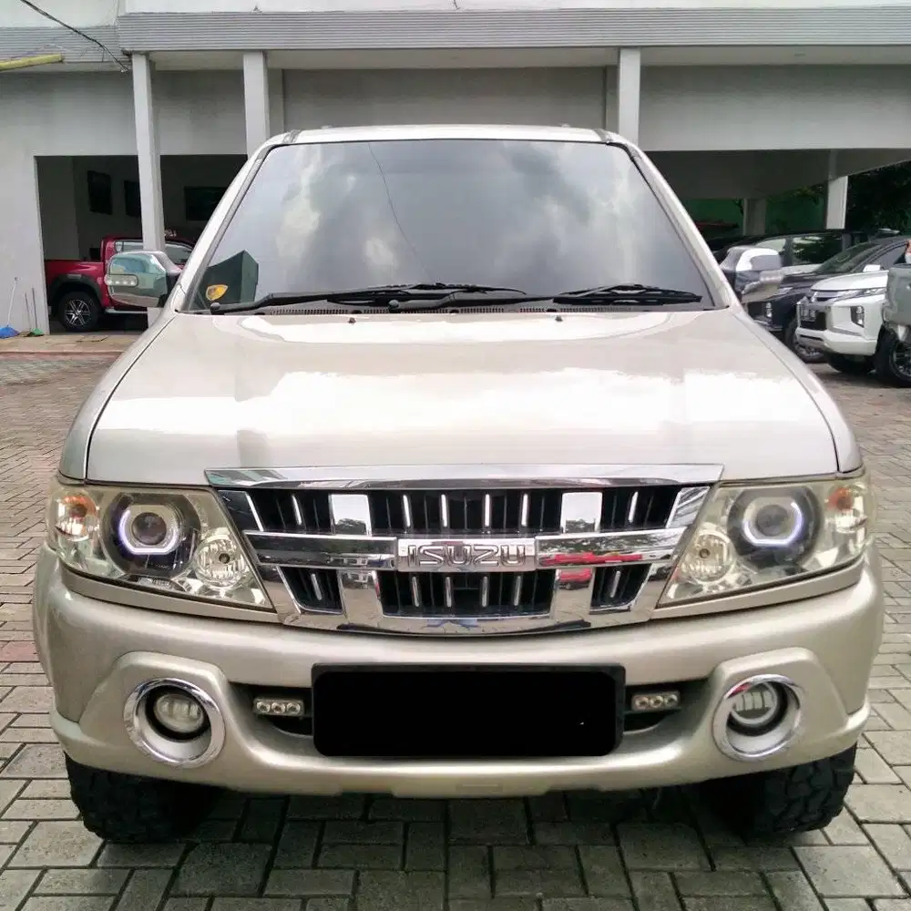ISUZU PHANTER GRAND TOURING 2.5 MT 2012