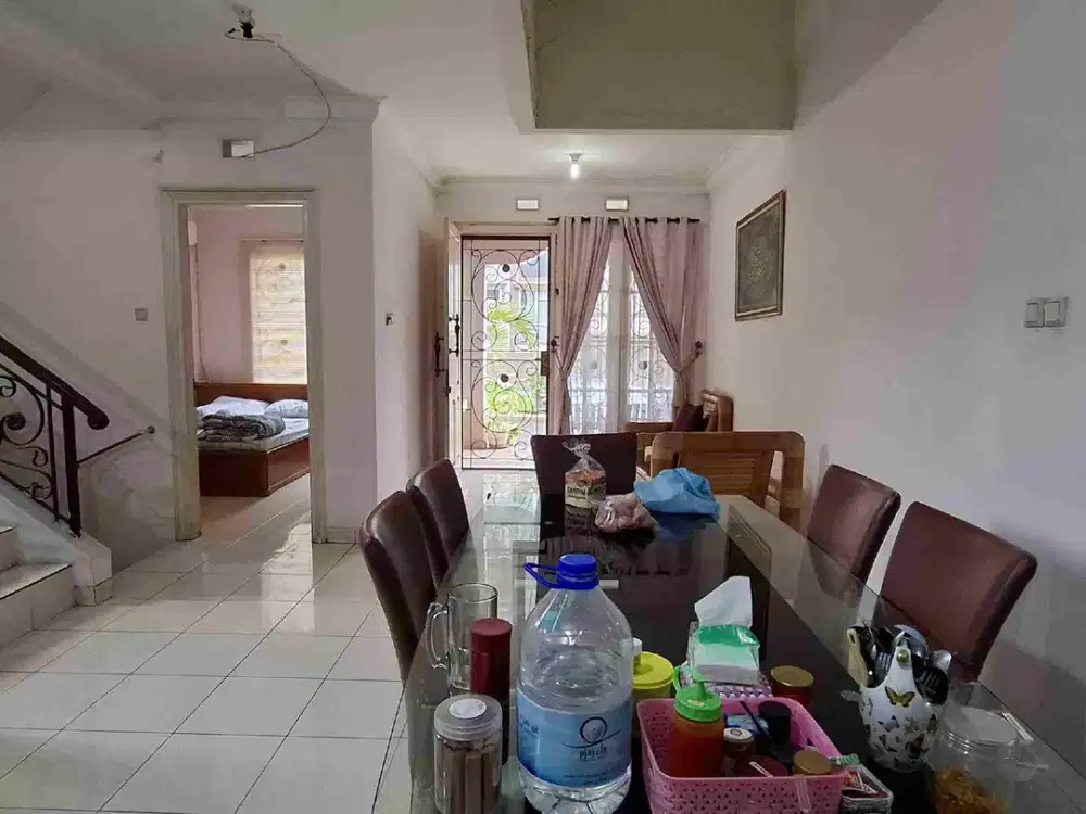 RUMAH MURAH HOEK 2 LANTAI BEBAS BANJIR DI CLUSTER TENGAH, DEKAT MAL!