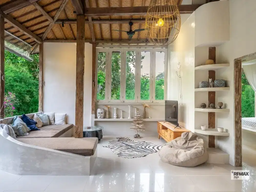 Joglo Style 3 Bedroom Villa For Rent With Spacious Garden & Private Pool In Pererenan