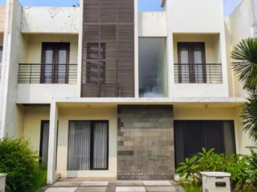 4M An Pakuwon Indah Rumah di The Mansion, Pakuwon Indah
